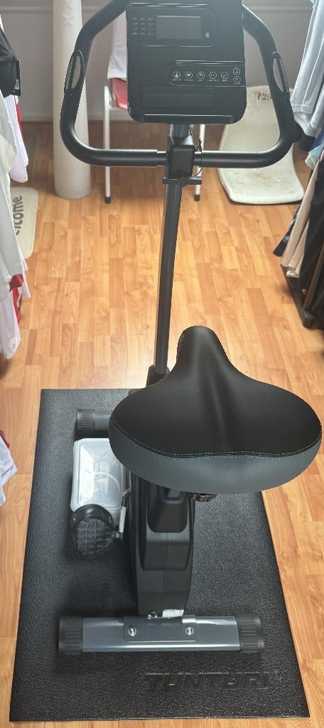 Tunturi Cardio Fit E35 hometrainer met Tunturi beschermmat, Ophalen, Zo goed als nieuw, Hometrainer