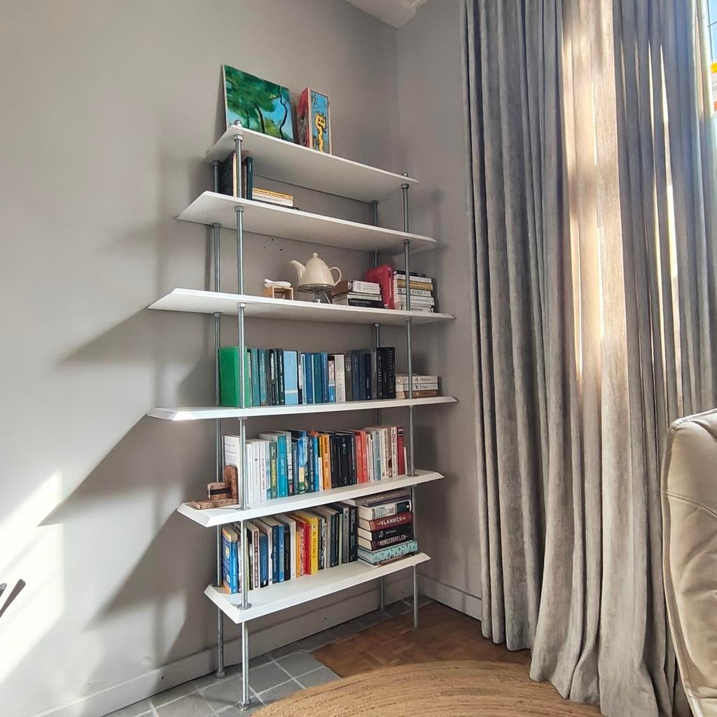 Unieke boekenkast, Huis en Inrichting, Kasten | Boekenkasten, Ophalen, 25 tot 50 cm