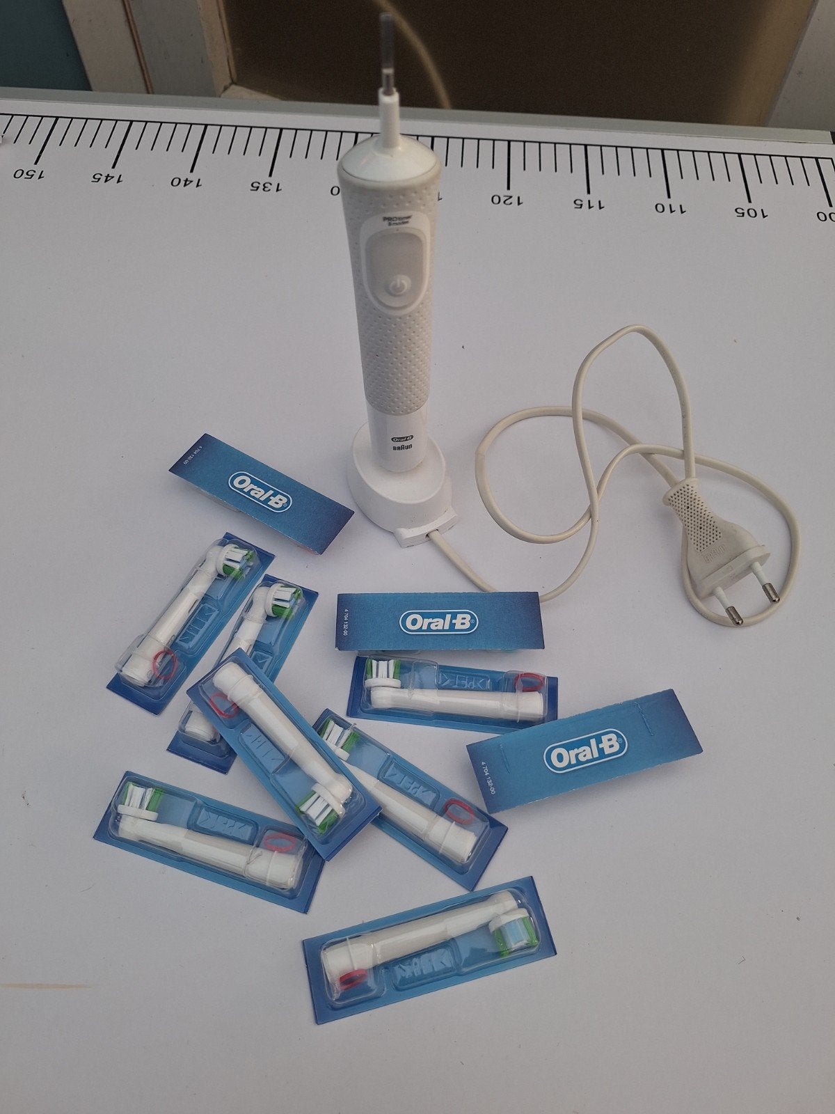 oral b elektrische tandenborstel, Ophalen of Verzenden, Zo goed als nieuw, Tandenborstel