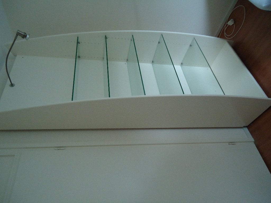 Gebroken wit vitrinekast met 5 glasplaten, Ophalen, Met plank(en), Gebruikt, 200 cm of meer