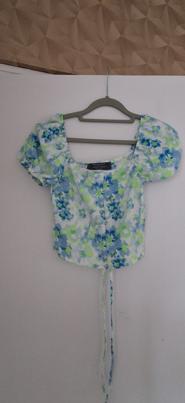 Primark bloemenprint crop top met strikje, Kleding | Dames, Ophalen of Verzenden, Zo goed als nieuw, Korte mouw, Maat 34 (XS) of kleiner