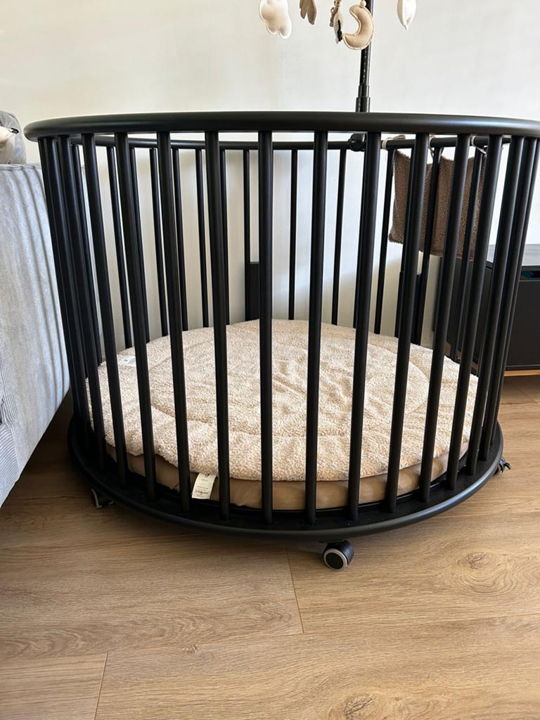 Zwarte ronde Bopita box compleet met accessoires, Ophalen of Verzenden, Zo goed als nieuw, Rond, Boxkleed