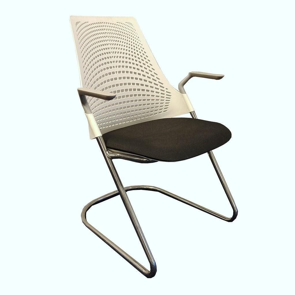 Herman Miller Sayl Vergaderstoel Zwart Wit Chroom, Kunststof, Gebruikt, Twee, Zwart