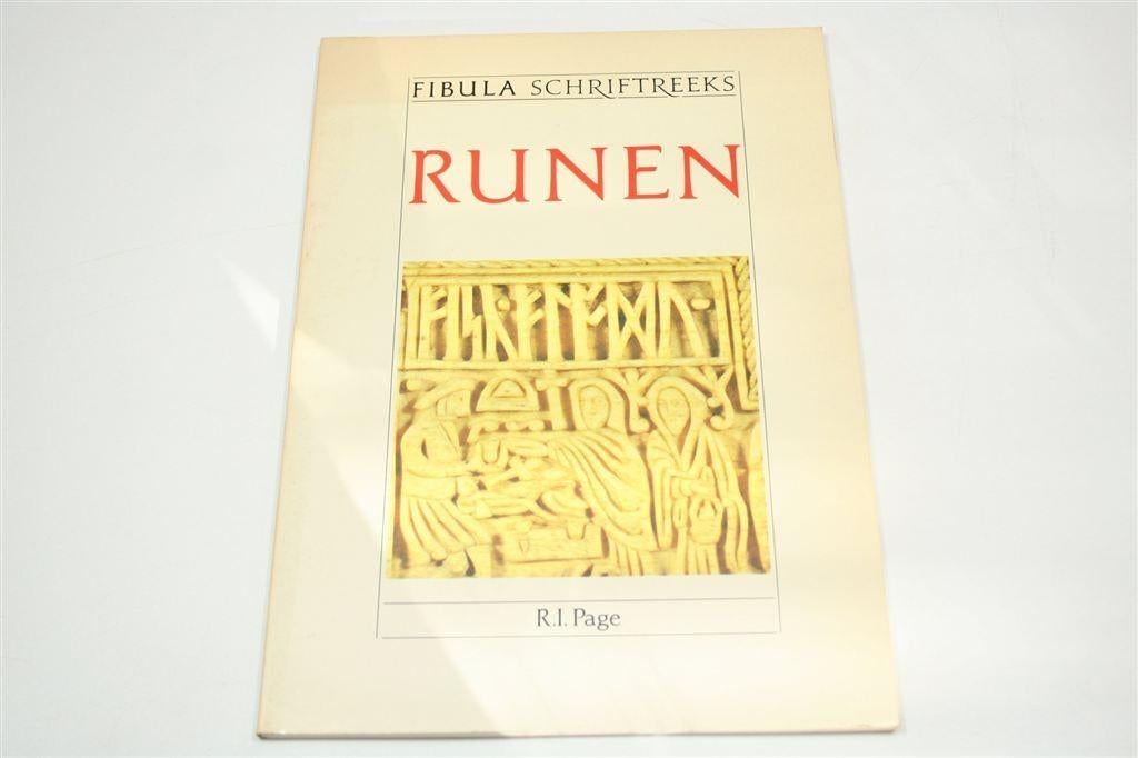 Runen — Oorsprong & Geschiedenis, Geïllustreerd, Boeken, Ophalen of Verzenden, Gelezen, Europa