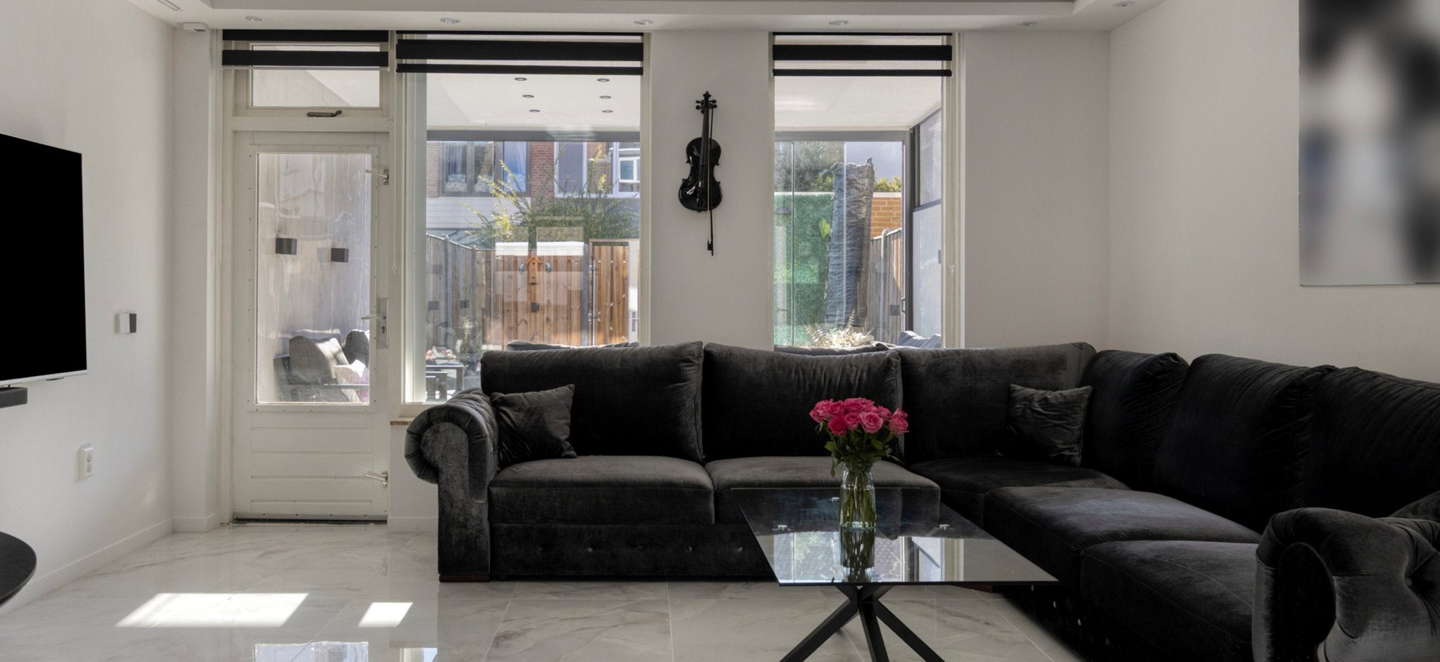 Goossens glazen salontafel met zwarte aluminium poten, Ophalen, Gebruikt, 100 tot 150 cm, 50 tot 100 cm