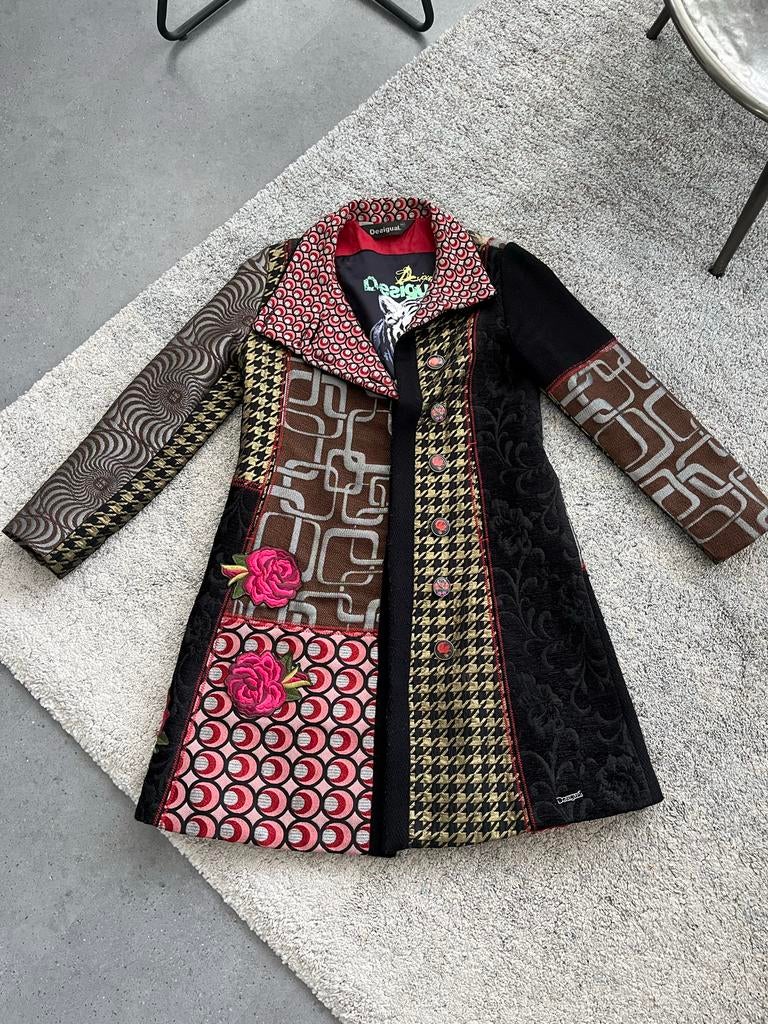 Desigual jas met unieke patronen en rozenapplicaties, Ophalen, Zo goed als nieuw, Maat 42/44 (L), Overige kleuren