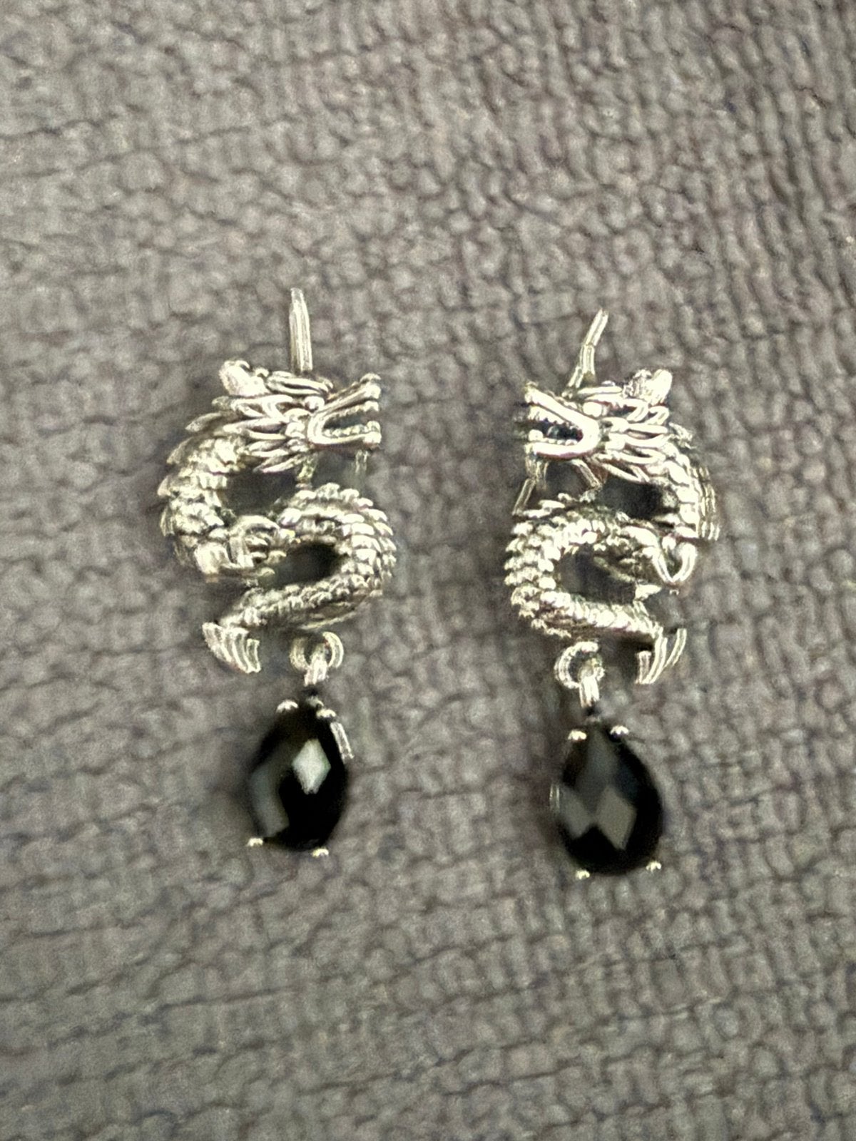 Thomas sabo dragon draken oorbellen zwarte steen nieuw, Ophalen of Verzenden, Zo goed als nieuw, Zwart, Zilver