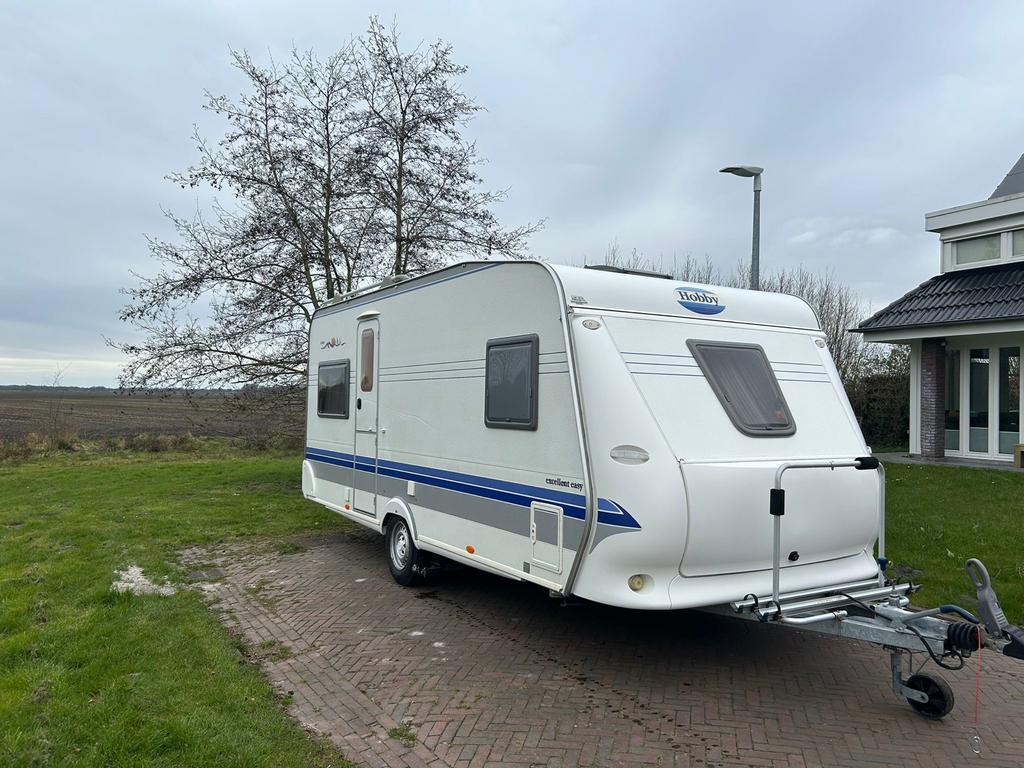 Hobby Excellent Easy 495 UFE uit 2005, Caravans en Kamperen, Rondzit, Hobby, Particulier, 5 tot 6 meter