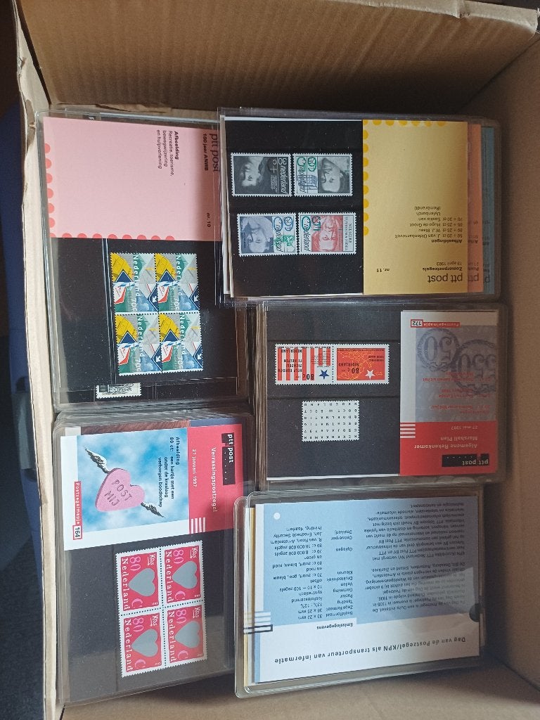 Postzegelmapjes, Postzegels en Munten, Ophalen of Verzenden, Na 1940, Postfris