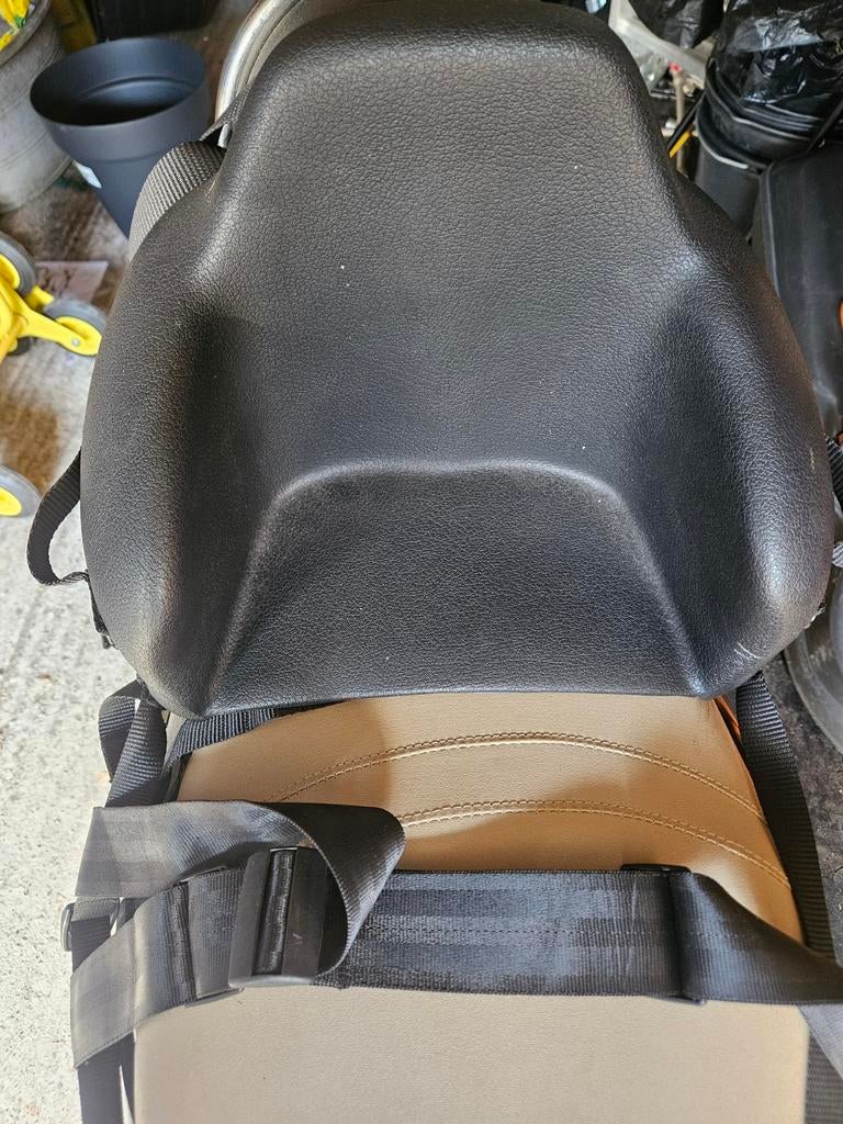 Stevige kinder stoel voor scooter / snorscooter, Ophalen of Verzenden, Gebruikt, Achterzitje