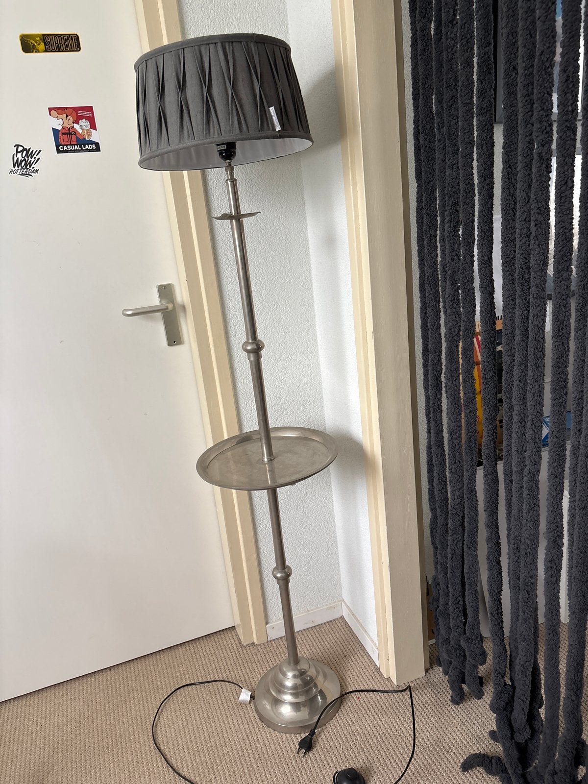 Prachtige Riviera Maison vloerlamp met tafeltje, Huis en Inrichting, Lampen | Vloerlampen, Zo goed als nieuw, Metaal, 150 tot 200 cm