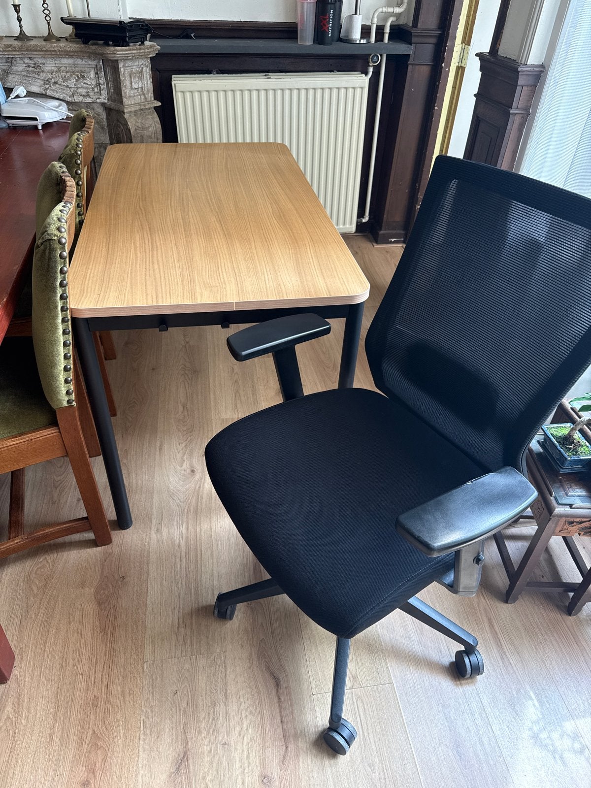 IKEA Tommaryd bureau met bureaustoel, Huis en Inrichting, Bureaus, Ophalen, Hout, Bruin, Zo goed als nieuw