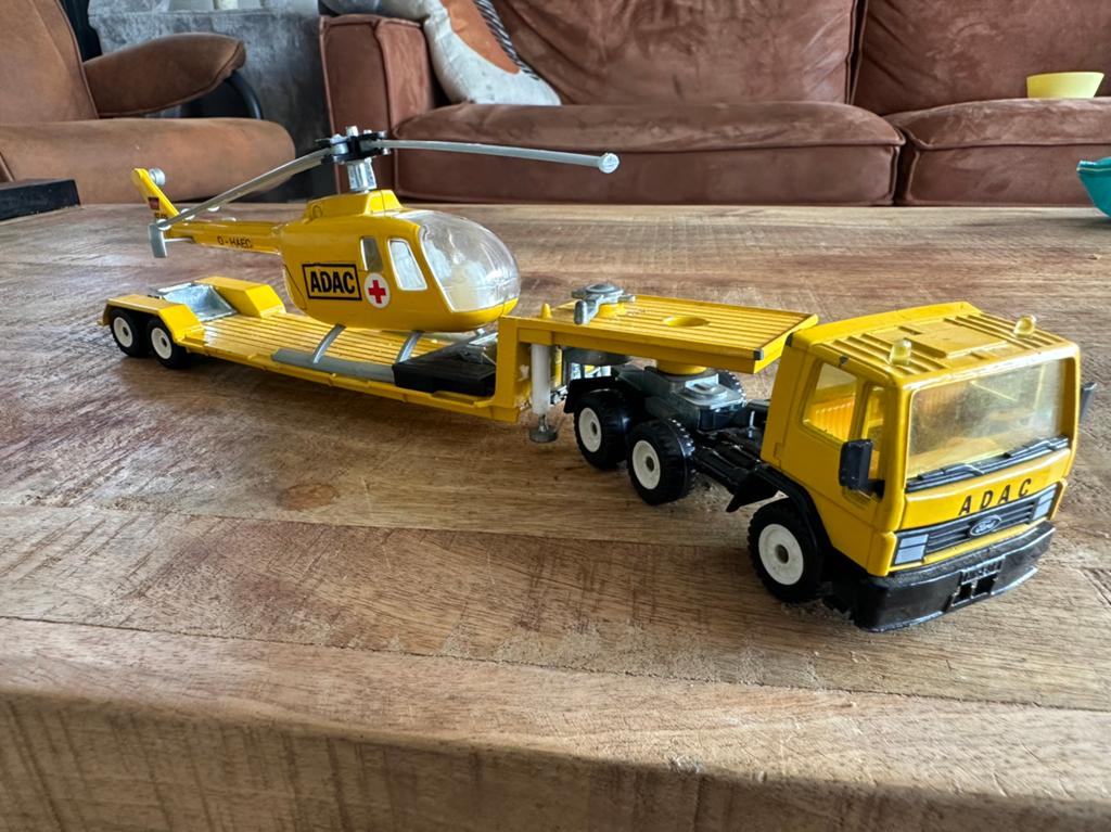 Siku Adac vrachtwagen met heli, Ophalen of Verzenden, Zo goed als nieuw, Bus of Vrachtwagen