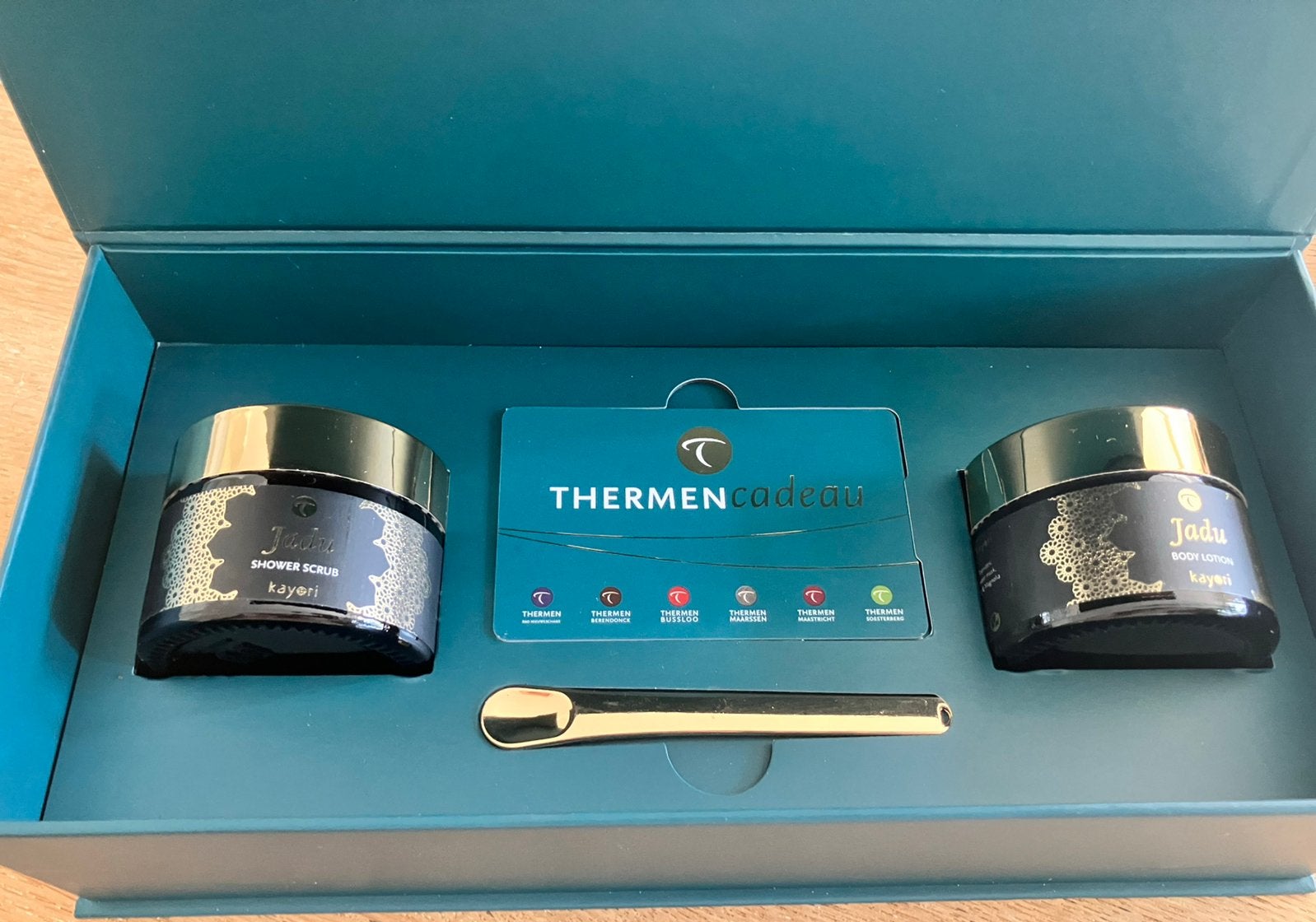 Thermen cadeaubox met Kayori producten + cadeaubon 150 EUR, Ophalen of Verzenden, Nieuw, Overige typen