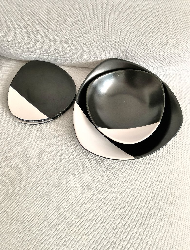Leuke schalenset met 3 bijpassende schotels - Jaren 50/60, Ophalen of Verzenden