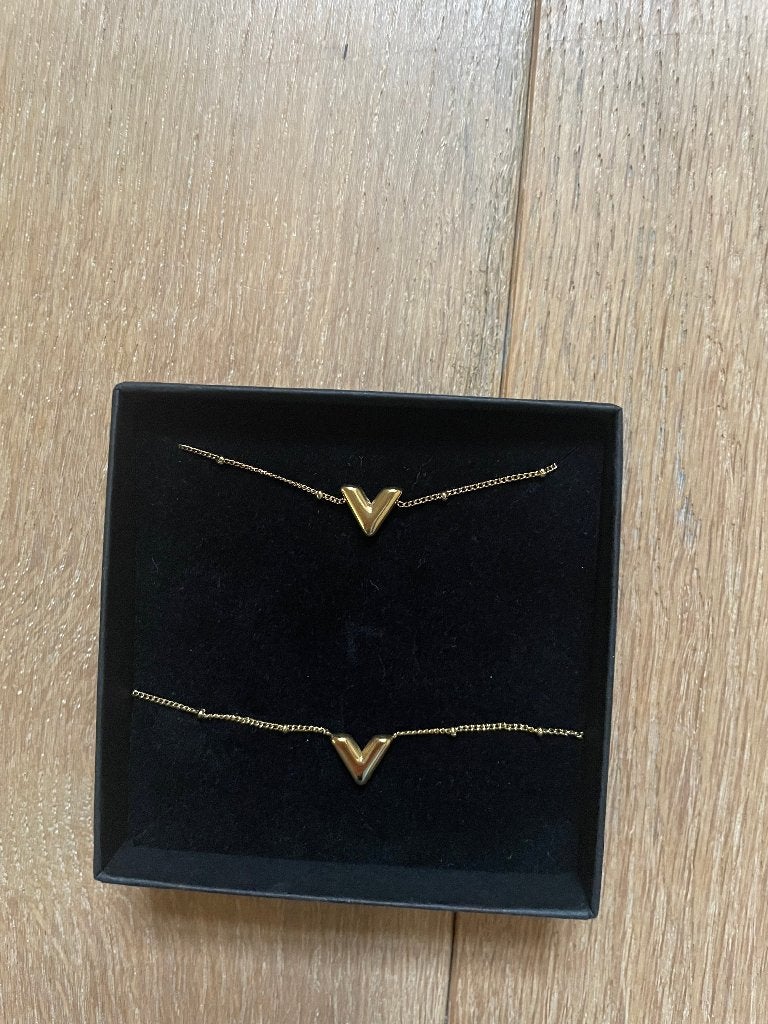 Essentialistics Gouden Set armband en ketting V, Ophalen of Verzenden, Zo goed als nieuw, Goud, Overige materialen