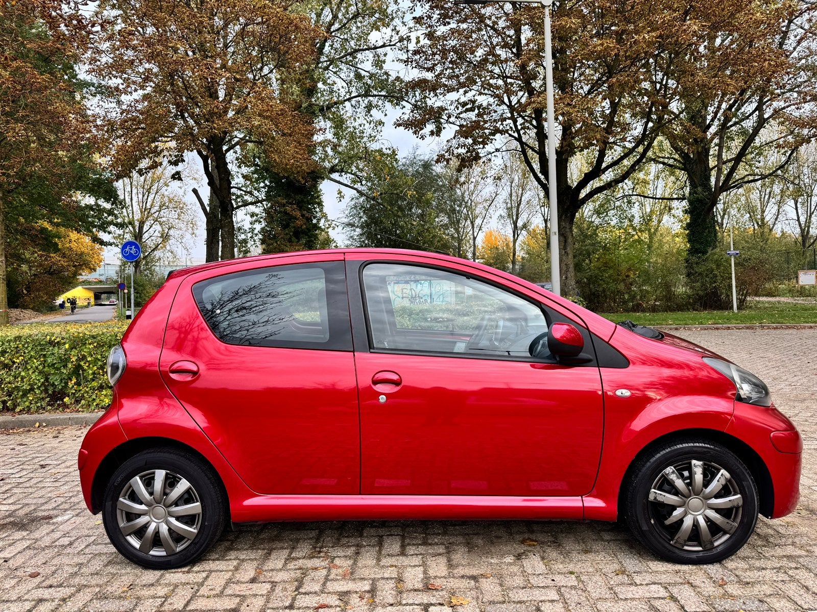 Toyota Aygo 1.0 |2011| 5 -DEURS |AİRCO | E-RAMEN | NAVİGATİE, Auto's, Voorwielaandrijving, 4 stoelen, 68 pk, Origineel Nederlands