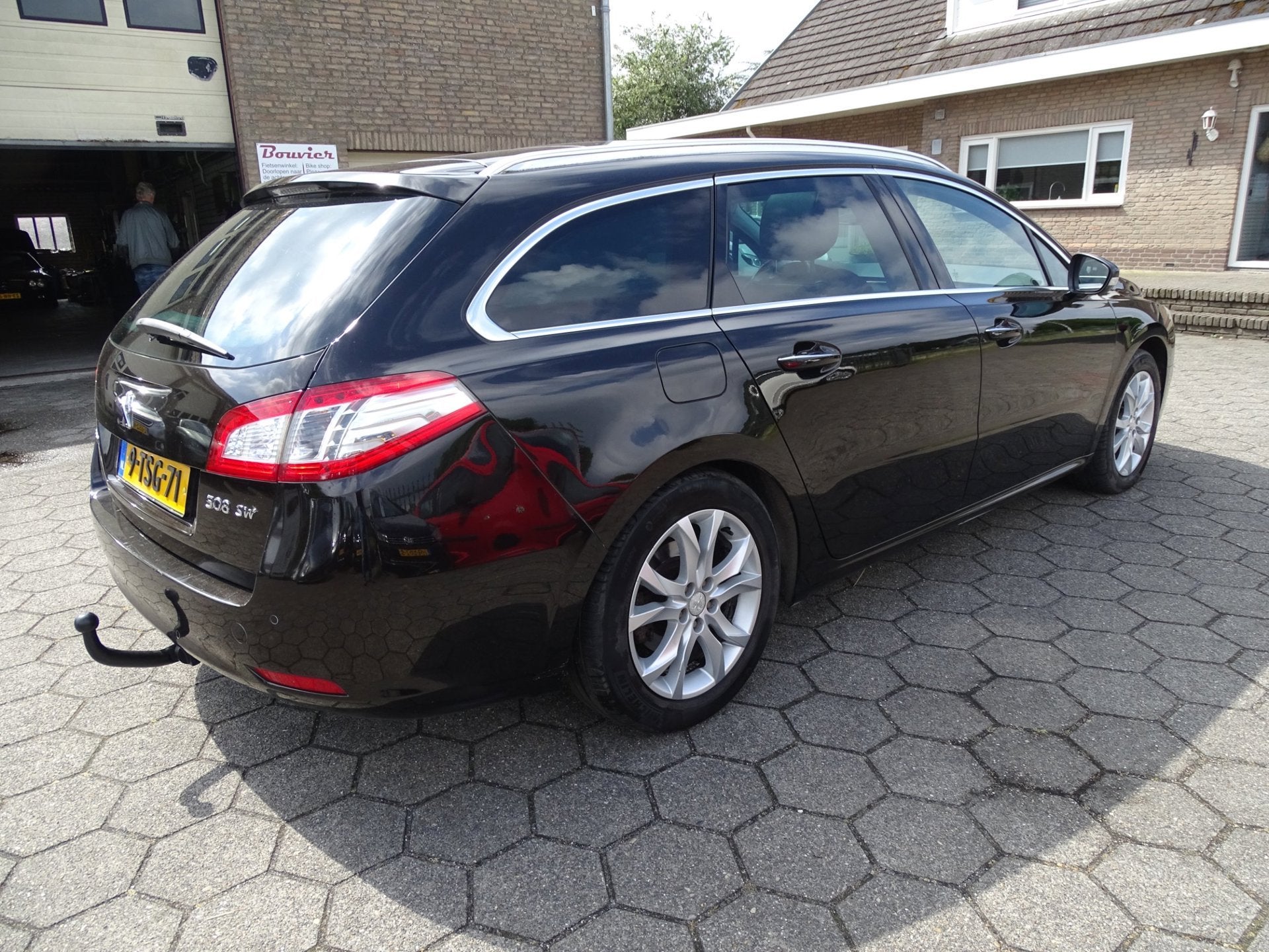 Peugeot 508 SW 1.6 THP Allure ECC/PANORAMA/BT/LMV/TREKHAAK, Auto's, Voorwielaandrijving, Gebruikt, Zwart, Bruin