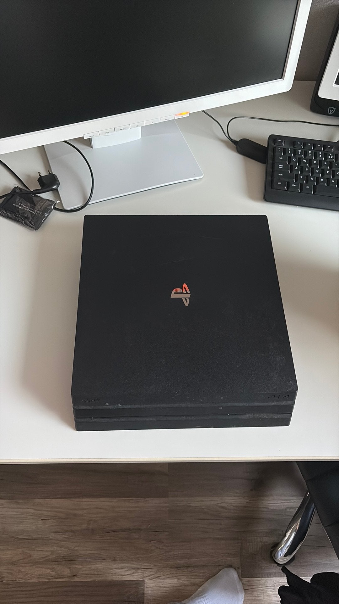 Ps4 met controller, Ophalen of Verzenden, Zo goed als nieuw, 2 tot 3 Ghz