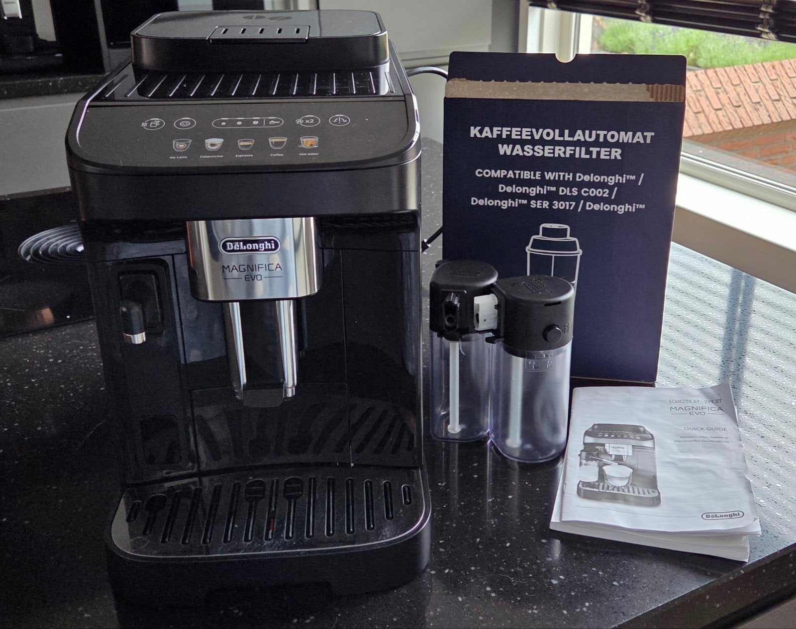 De'Longhi Magnifica Evo volautomatische espressomachine, Witgoed en Apparatuur, Koffiezetapparaten, Afneembaar waterreservoir