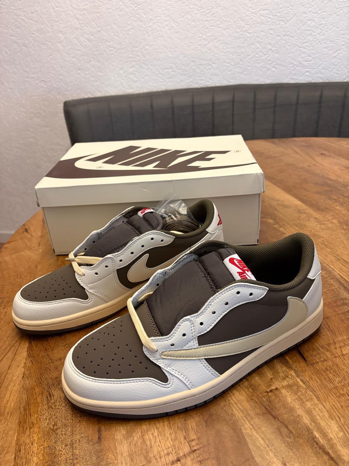 Nike Air Jordan 1 Low Travis Scott Reverse Mocha, Kleding | Heren, Schoenen, Bruin, Nieuw, Ophalen of Verzenden, Sneakers of Gympen