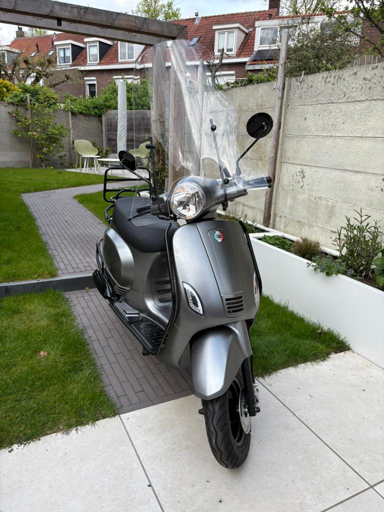 DTS Milano | 25km/u | Scooter | Brommer, Fietsen en Brommers, Snorfietsen en Snorscooters, Gebruikt, Overige merken, Benzine, Ophalen