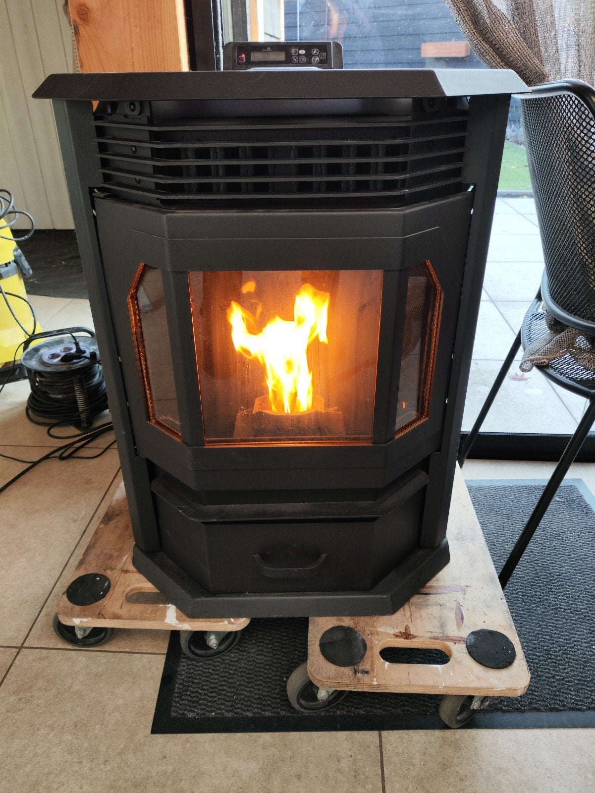JustFire pelletkachel 9kW - 2 jaar oud, weinig gebruikt, Huis en Inrichting, Kachels, Ophalen, Overige brandstoffen, Zo goed als nieuw
