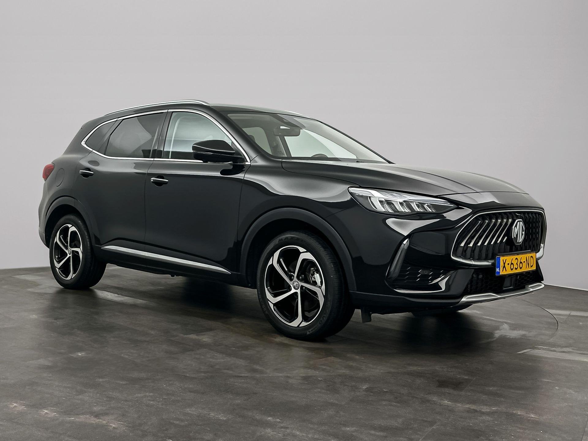 MG EHS 1.5 TGDI PHEV Aut. Luxury | Leder | Panoramadak | Led, Auto's, 12 maanden, Gebruikt, 4 cilinders, Zwart