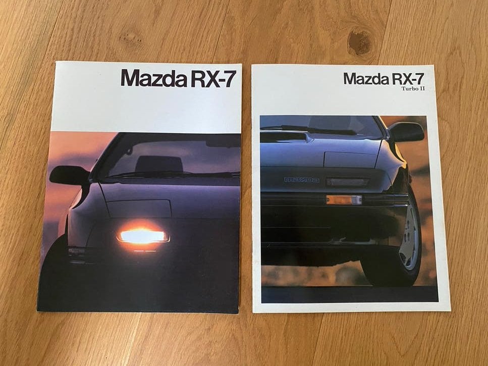 Set van 2 folders Mazda RX-7 en RX-7 Turbo 2 - 1986 (NL), Ophalen of Verzenden, Nieuw, Mazda