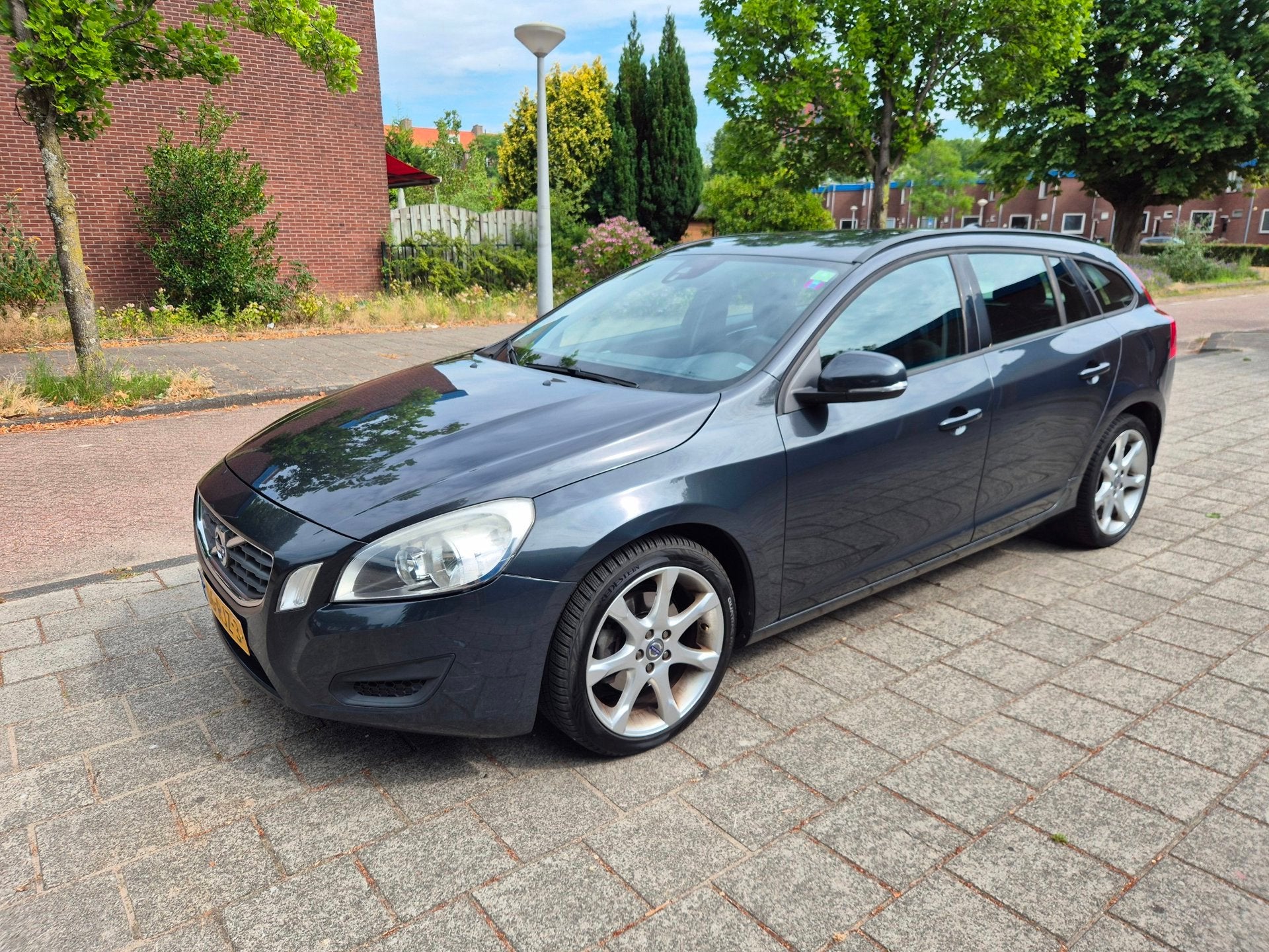 Volvo V60 1.6 T3 Kinetic Airco Cruise NAVI, Auto's, Voorwielaandrijving, 4 cilinders, 150 pk, Origineel Nederlands