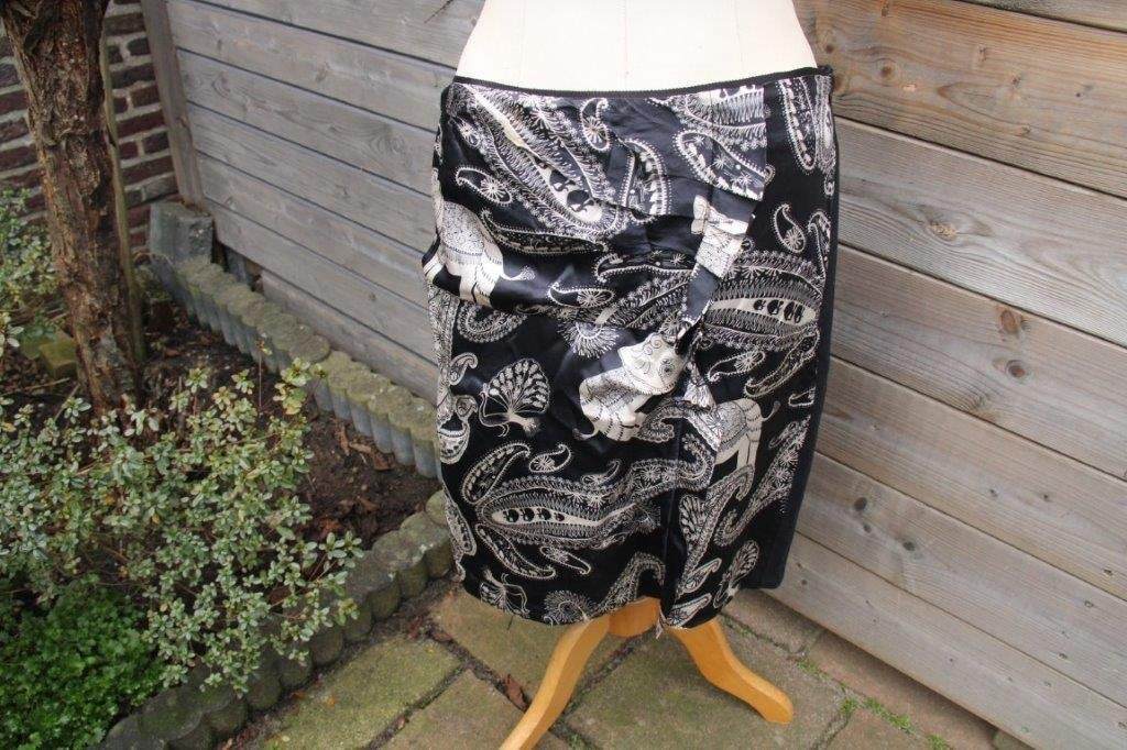 Rok zwart/ beige Marccain N4 (M/40) Vaste prijs, Kleding | Dames, Maat 38/40 (M), Zwart, Ophalen of Verzenden, Zo goed als nieuw