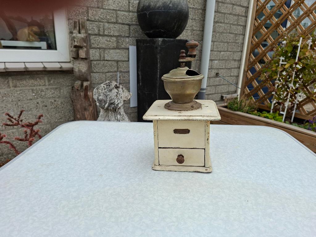 oude witte pede koffiemolen, Antiek en Kunst, Antiek | Gereedschap en Instrumenten, Ophalen of Verzenden