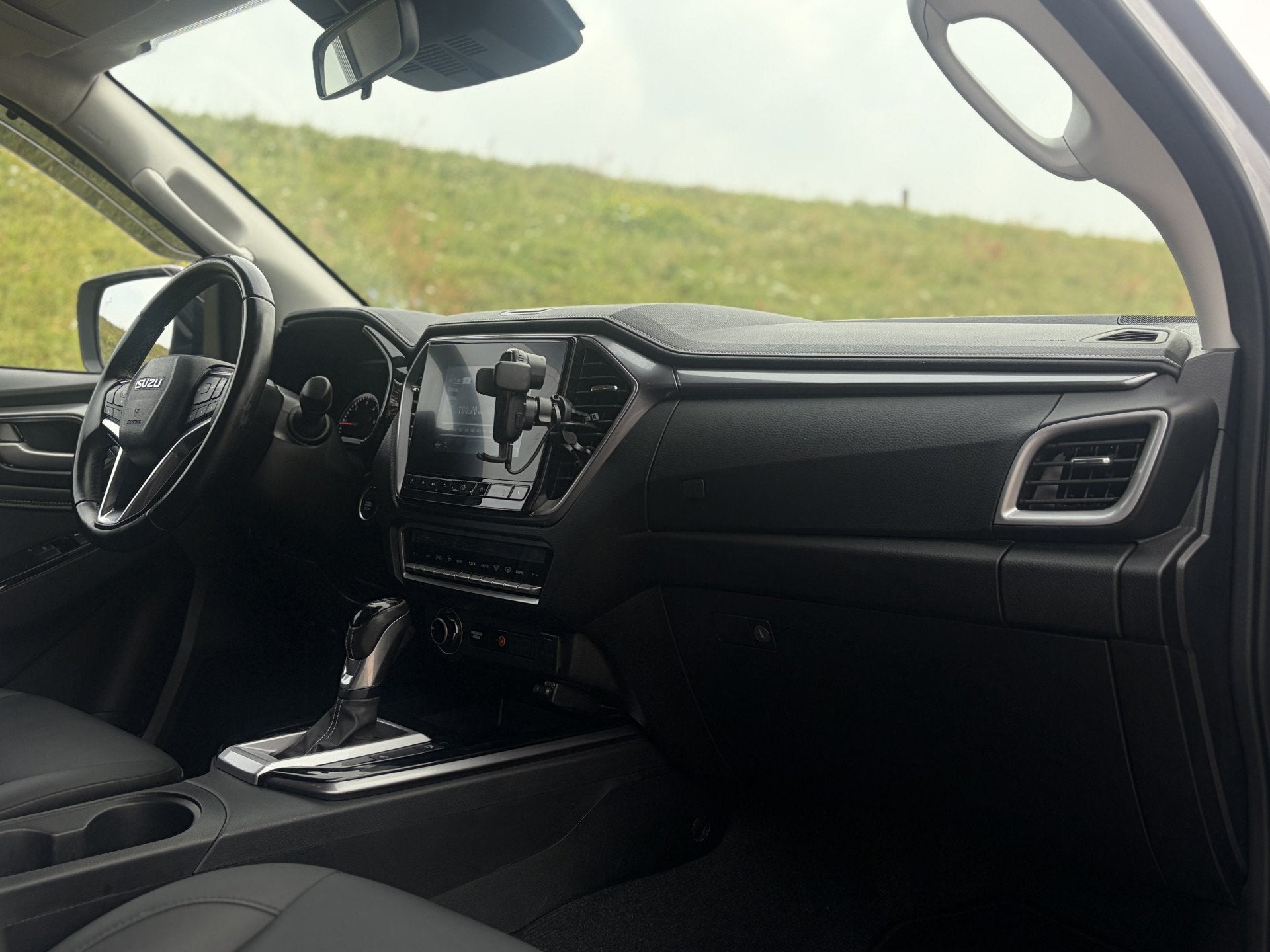 Isuzu D-max 1.9 Extended Cab LSX | AUTOMAAT | LEDER | 20'' B, 1935 kg, Gebruikt, 4 cilinders, Bedrijf