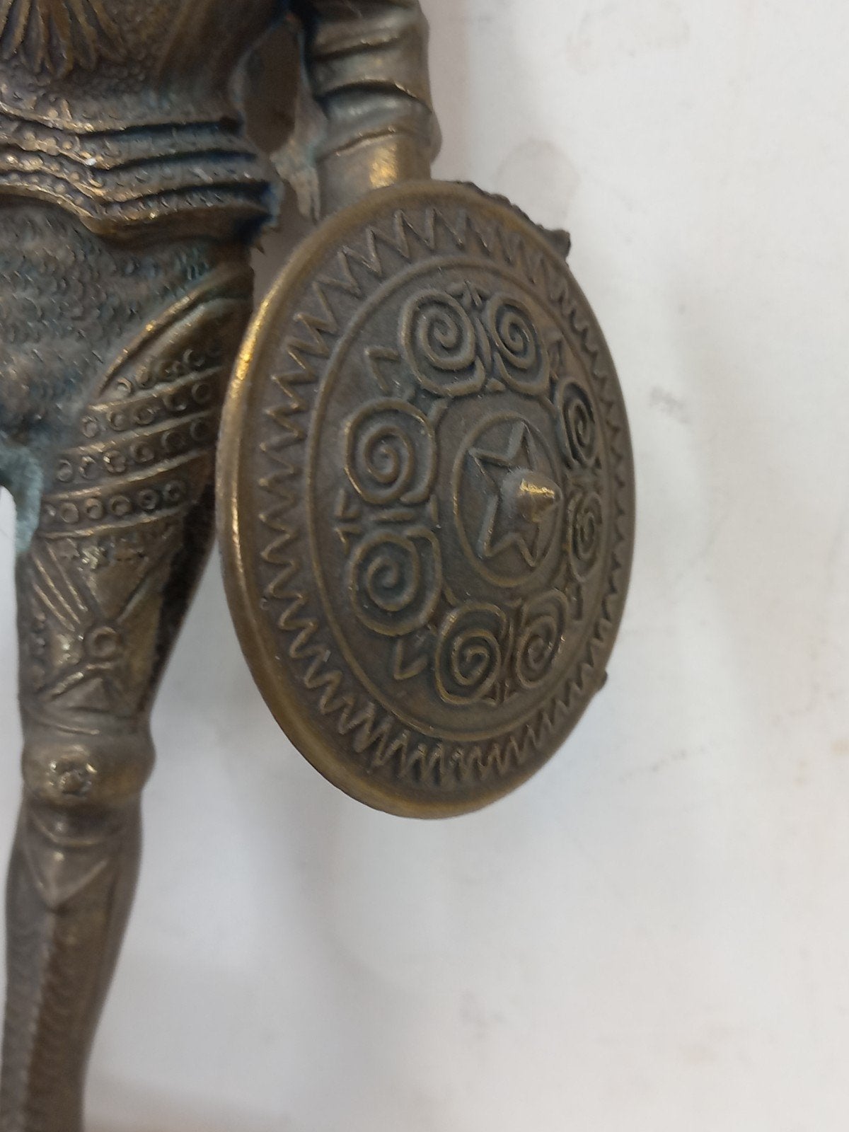 Vintage Bronzen Ridderbeeld op Houten Voetstuk, Antiek en Kunst, Ophalen of Verzenden