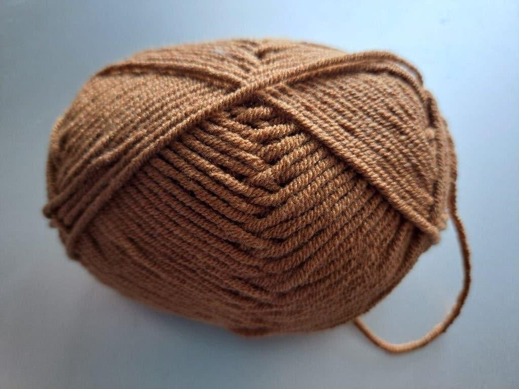 13 bollen wol (acryl) - herfst bruin, Ophalen of Verzenden, Nieuw, Breien, Wol of Garen