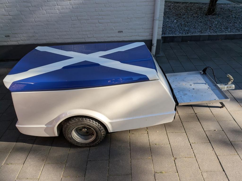Compacte motoraanhanger met Schotse vlag design, Auto diversen, Aanhangers en Bagagewagens, Ophalen of Verzenden, Gebruikt