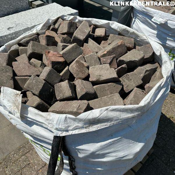 200m2 gemêleerd gebakken dikf. klinkers van ONGELIJKE LENGTE, Bij dit gebruikte product niet meer te achterhalen., Gebruikt, Verzenden