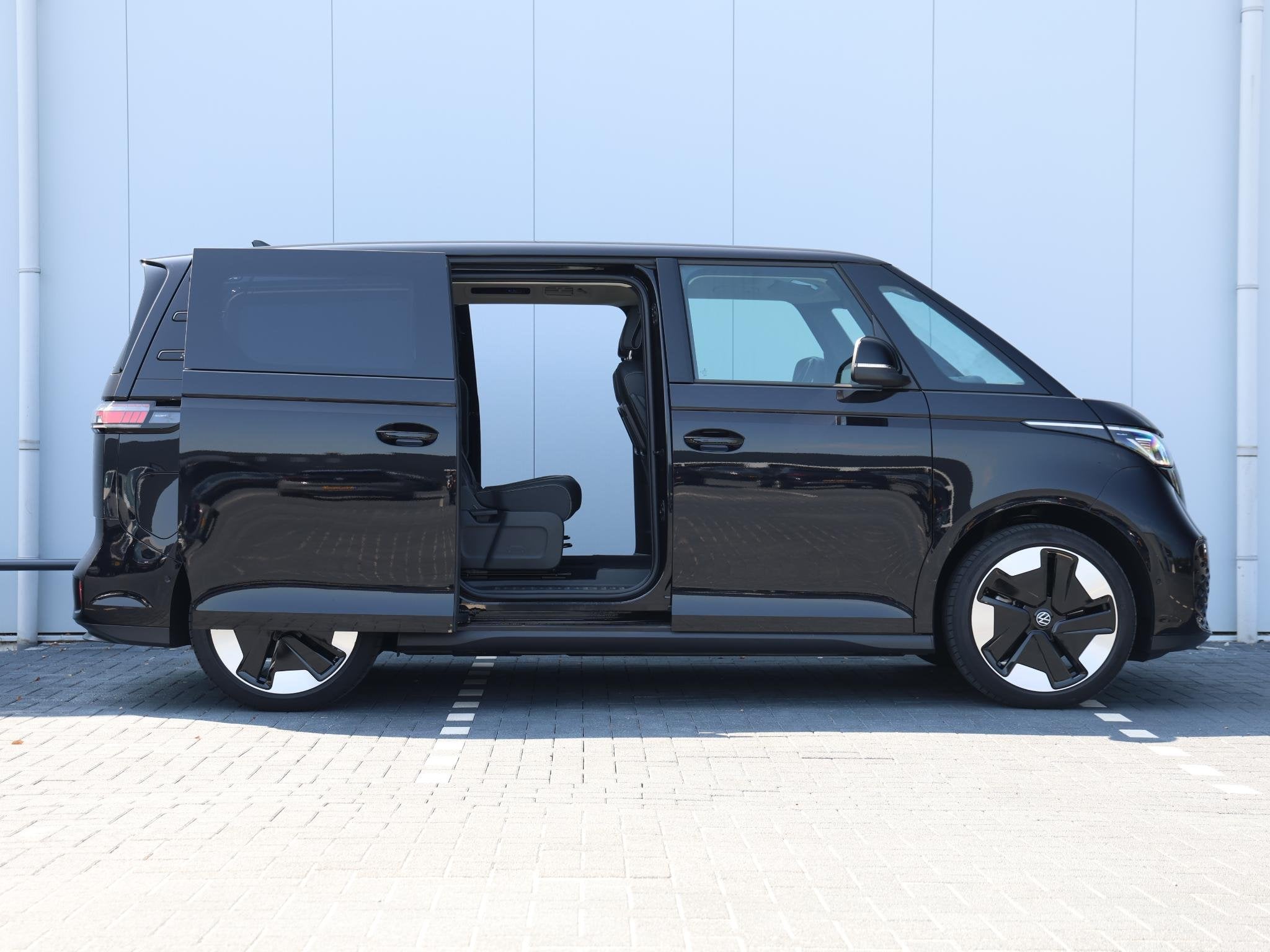Volkswagen ID. Buzz Pro Bulli Limited Edition 79 kWh | Ergo, Automaat, Zwart, 458 km, 79 kWh