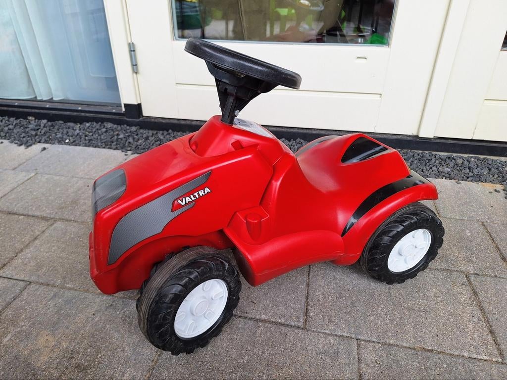 Rode looptractor Valtra, Ophalen, Gebruikt, Loopvoertuig