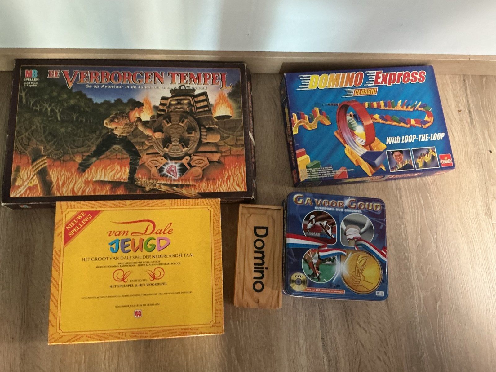 5 diverse bordspellen: De Verborgen Tempel, Domino Express,, Drie of vier spelers, Ophalen, Gebruikt