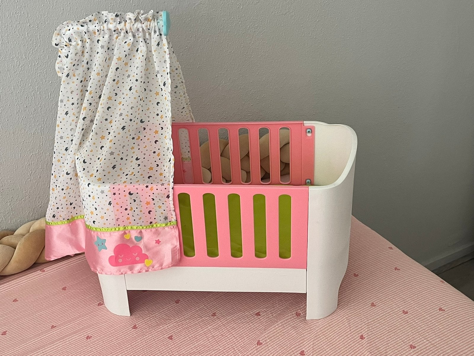 Kleine poppenbed, Ophalen, Zo goed als nieuw, Poppenhuis