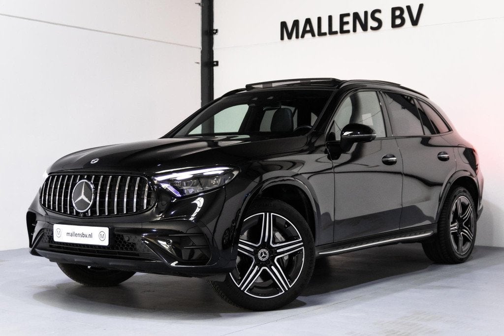 Mercedes-Benz GLC-klasse 300e 4MATIC Business Line AMG/PANO/, Auto's, Automaat, Gebruikt, 4 cilinders, Leder en Stof
