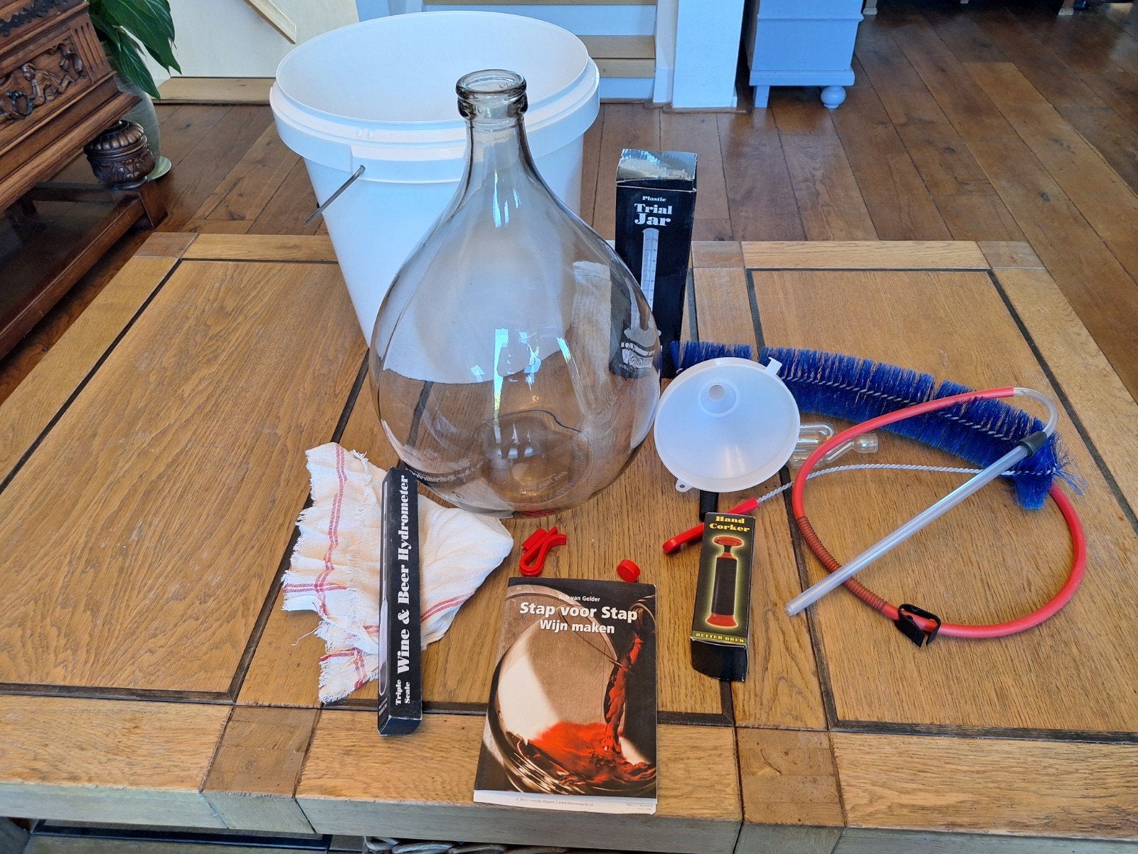 Wijnmaakset – 15L gistfles + accessoires (€35), Ophalen