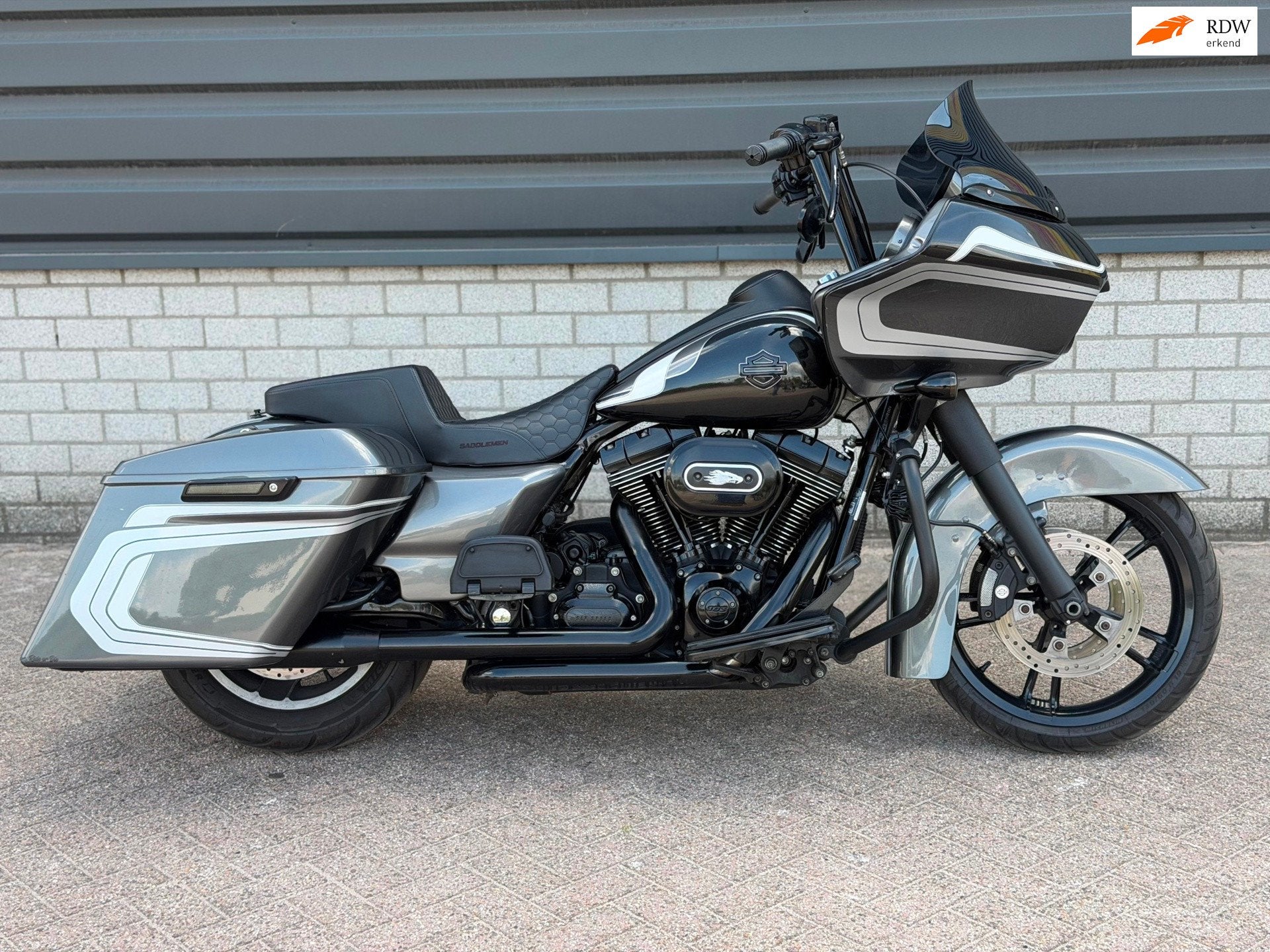Harley Davidson FLTRX Road Glide 103 Custom | Carplay | KOSO, 1688 cc, Bedrijf, Overig, Sportuitlaat