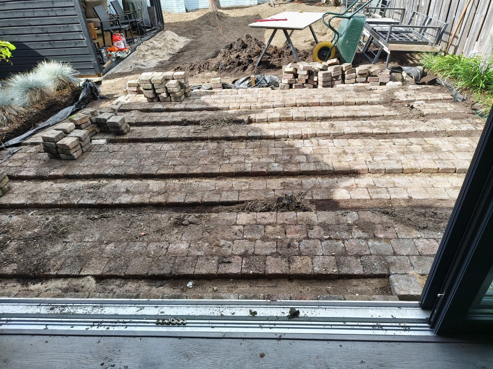 Gratis af te halen: Getrommelde gekleurde cobbelstones (ca., Tuin en Terras, Tegels en Klinkers, Ophalen, Gebruikt, Overige typen