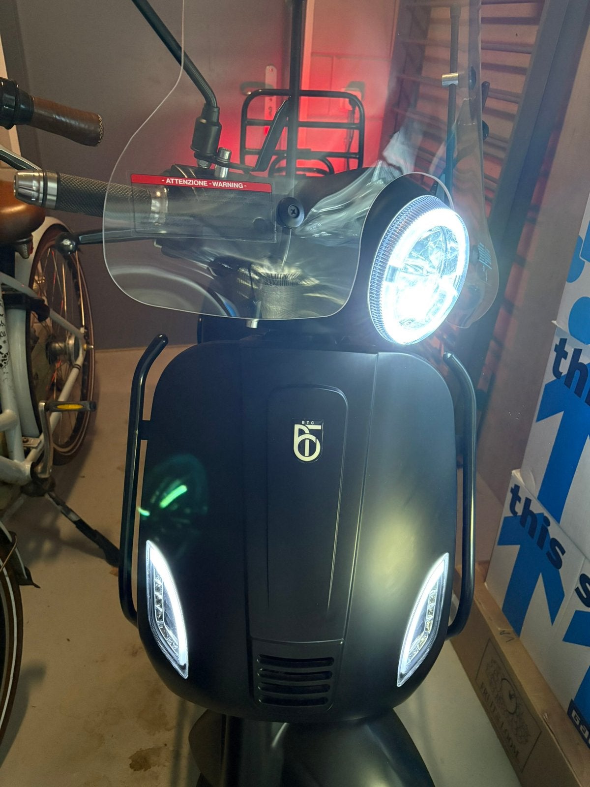 Elektrische scooter | blauw kenteken, Fietsen en Brommers, Snorfietsen en Snorscooters, Ophalen, Zo goed als nieuw, Elektrisch