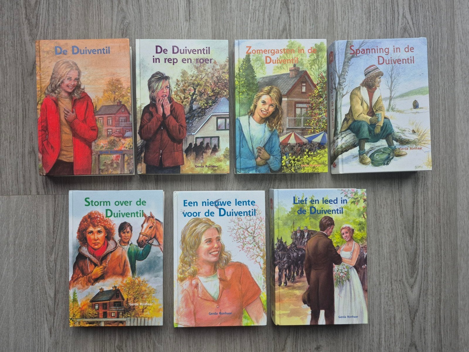 G. Ronhaar - De Duiventil deel 1 t/m 7, G. Ronhaar, Ophalen of Verzenden, Zo goed als nieuw, Fictie
