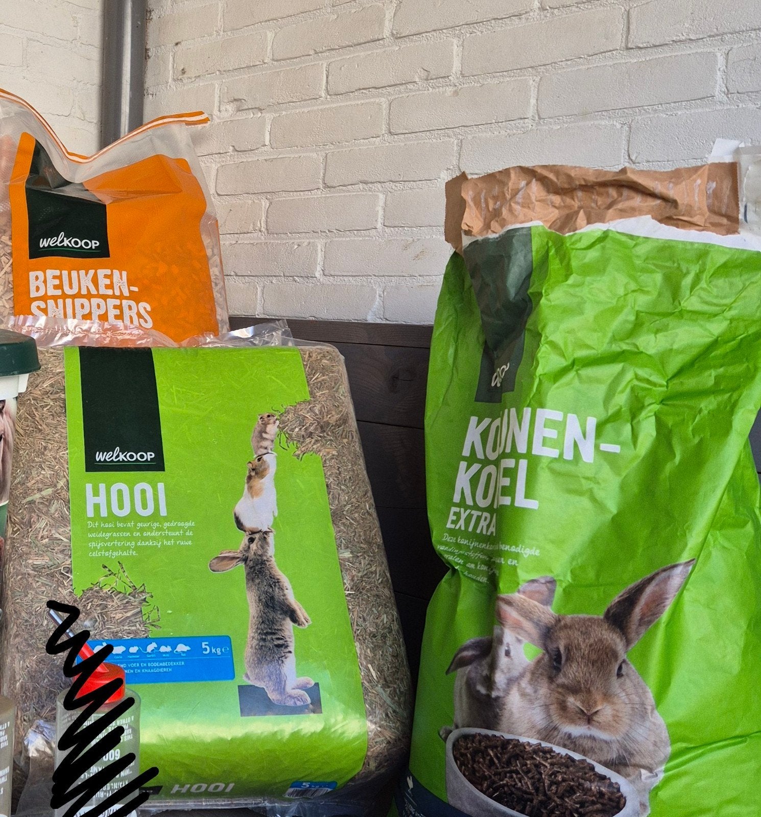Voer, hooi en houtsnippers voor konijn, Ophalen, Nieuw, Gesloten