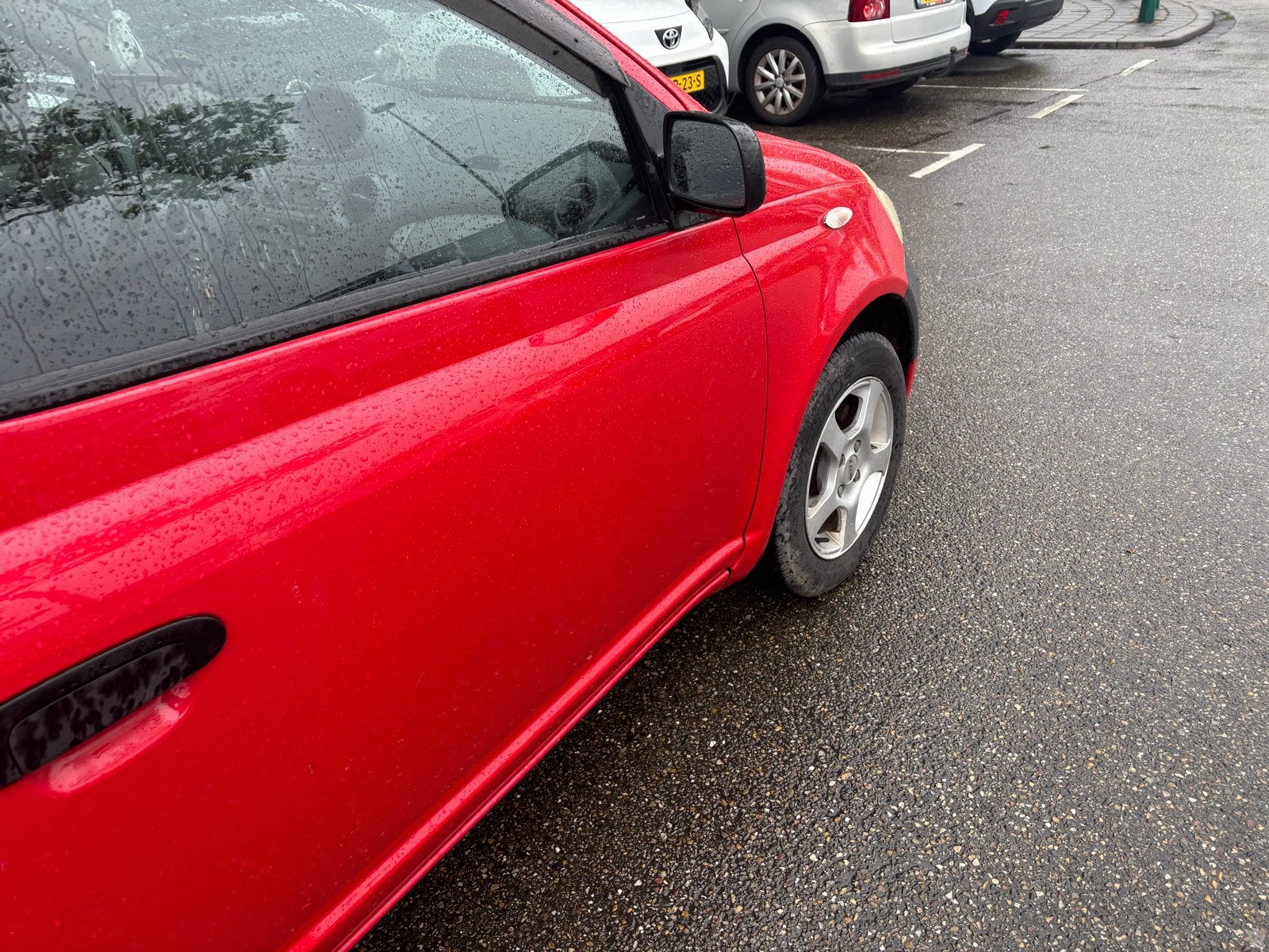 Toyota Yaris 1.0 16V Vvti met volle tank benzine+nieuwe APK, foto 10
