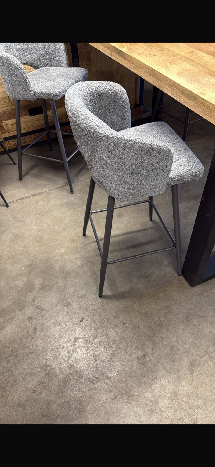 Bartafel met barkrukken, 4 krukken, Ophalen, Nieuw, 60 tot 90 cm